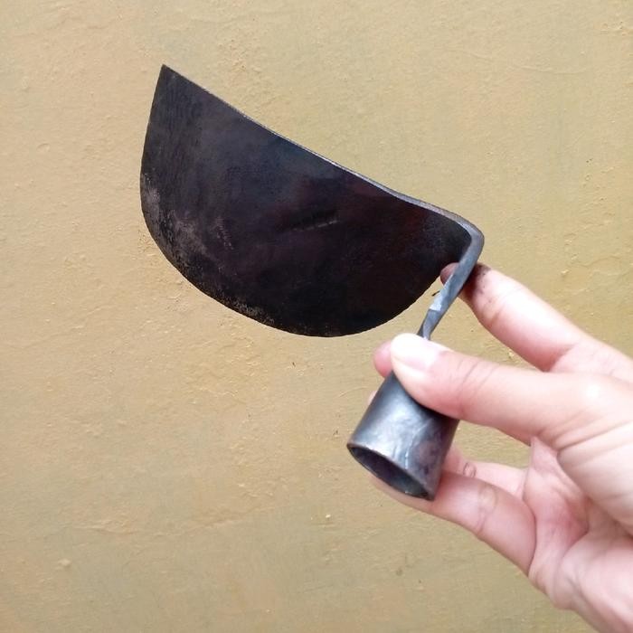 kored rumput berkebun , cangkul mini , alat pembersih rumput