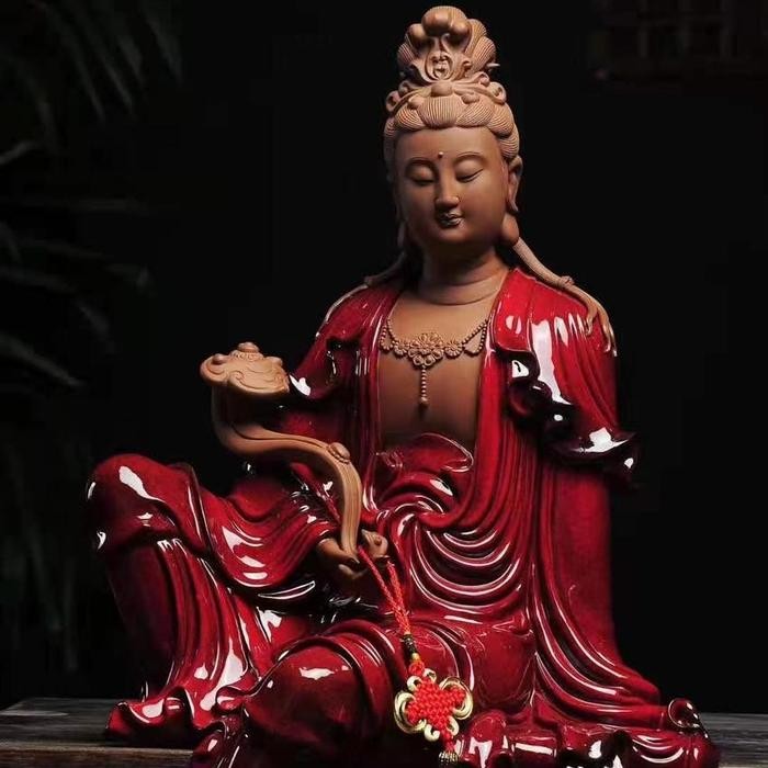 Patung Dewi Kwan Im Duduk