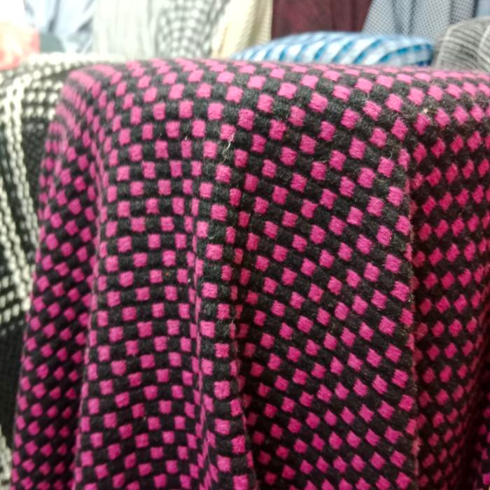 

bahan kain tweed chanel per(setengah meter)