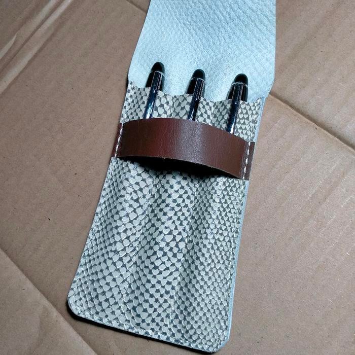 

Leather Pen Holder 3 Pen Sarung Pen Utk 3 Pen Stationery