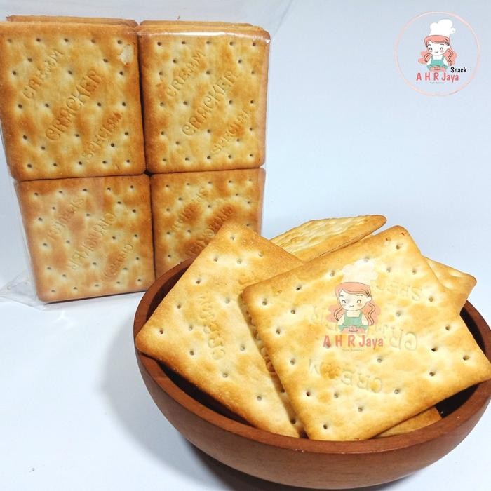 

4ZMI Khong Guan / Cream Crackers / Krekers Krim / Biskuit / 500Gr
