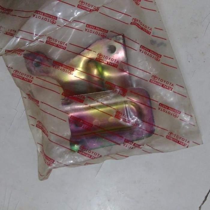 TATAKAN KLEM TABUNG AIR CADANGAN RADIATOR MOBIL TOYOTA KIJANG