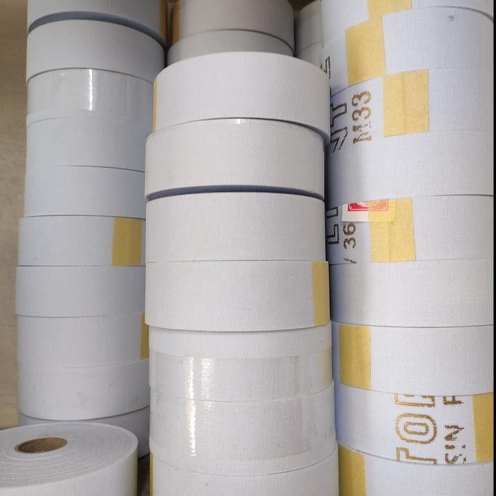 

KAIN KERAS KAIN PELAPIS MENGGUNAKAN LEM UNTUK BAN ROLL 3,5CM KODE 1224