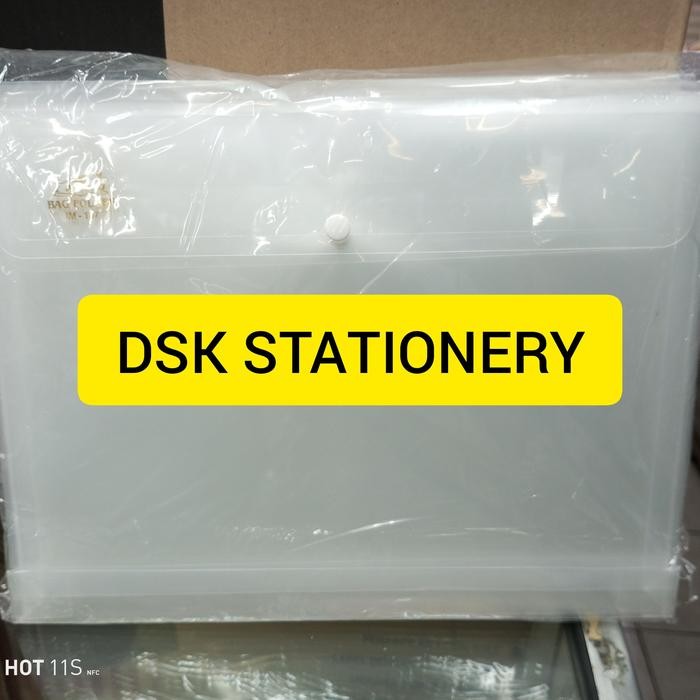 

SIAPKIRIM MAP KANCING PLASTIK F4 1 LUSIN 12 PCS READY STOCK