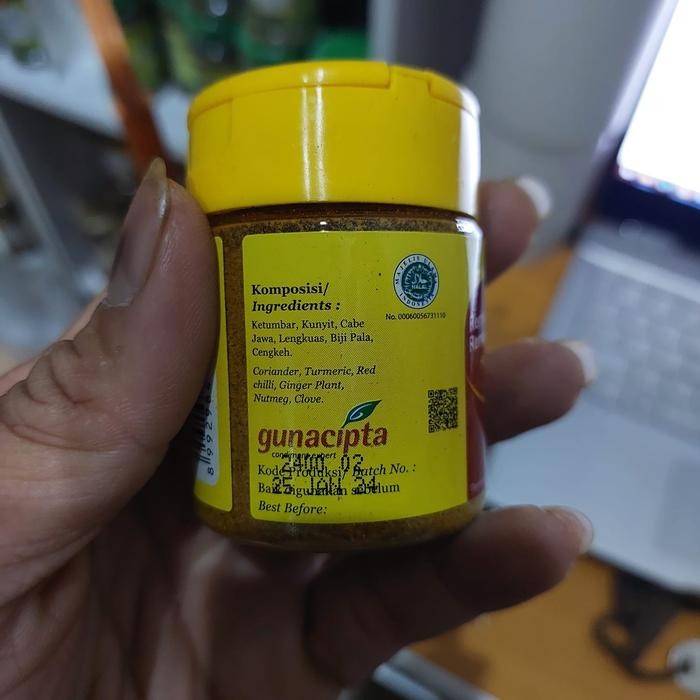 

Bubuk Kari / Bumbu Gulai Koepoe Koepoe 22 Dan 25 Gram
