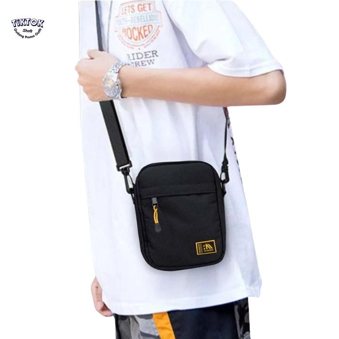 

GJ768 Tas Selempang Crossbody Original Highmore Elliot Pria Slingbag Hitam tas selempang PROMO