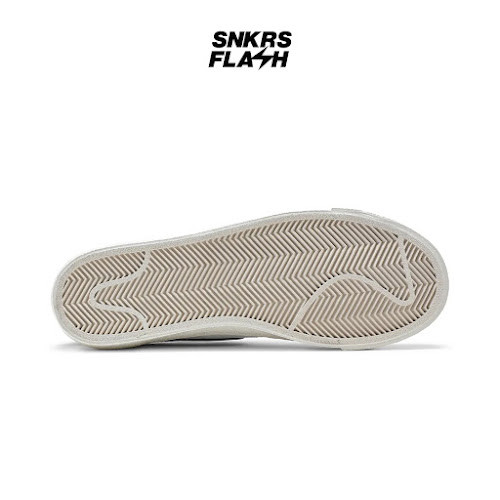 NIKE BLAZER LOW WHITE BLACK SAIL WHITE Sepatu Sneakers Wanita - DC4769102 - Size 37.5