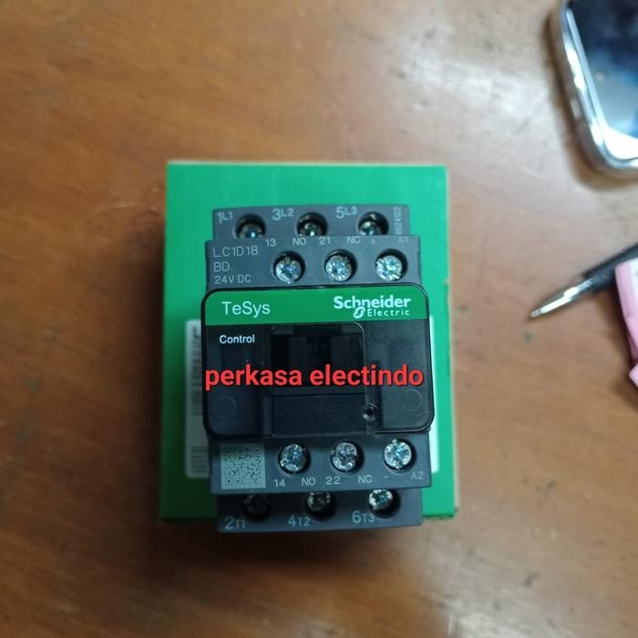 Terbatas Contaktor\Kontaktor Schneider Lc1D18Bd 3P 24V Dc