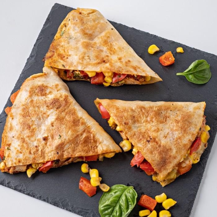 

(Allthebest) Low Calories Chicken Quesadillas. HEALTHY DIET CATERING PREP MEAL