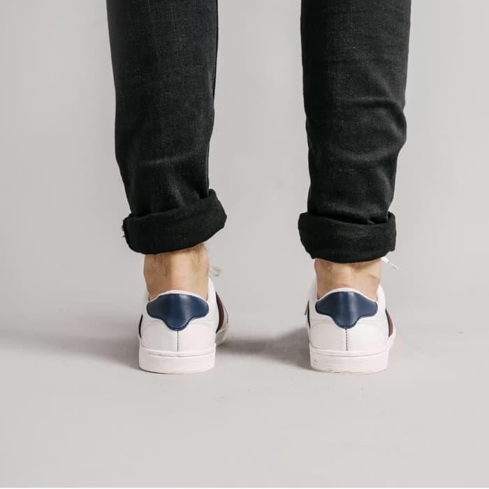 Sepatu Sneakers Pria Cowok Casual Miles&Co Brinton Series Putih