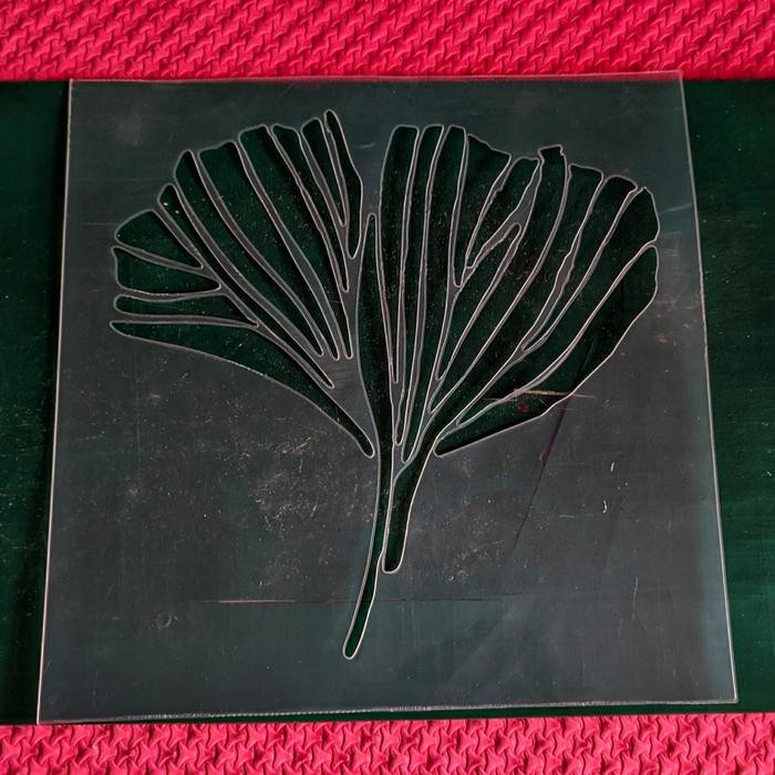 

Stencil dinding motif gingko biloba ukuran 30x30 bahan tebal