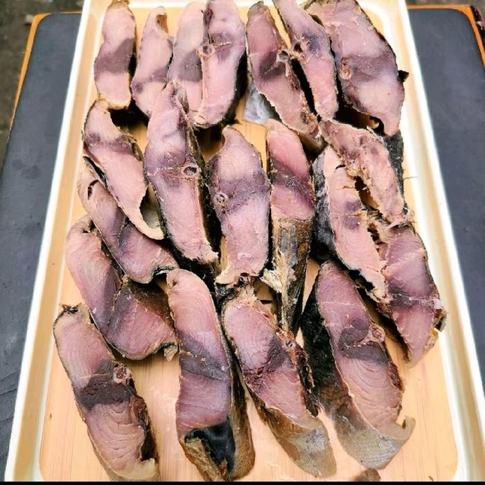 

READY IKAN ASIN TUNA 1KG FROZEN MAKANAN SEAFOOD GORENG PRAKTIS