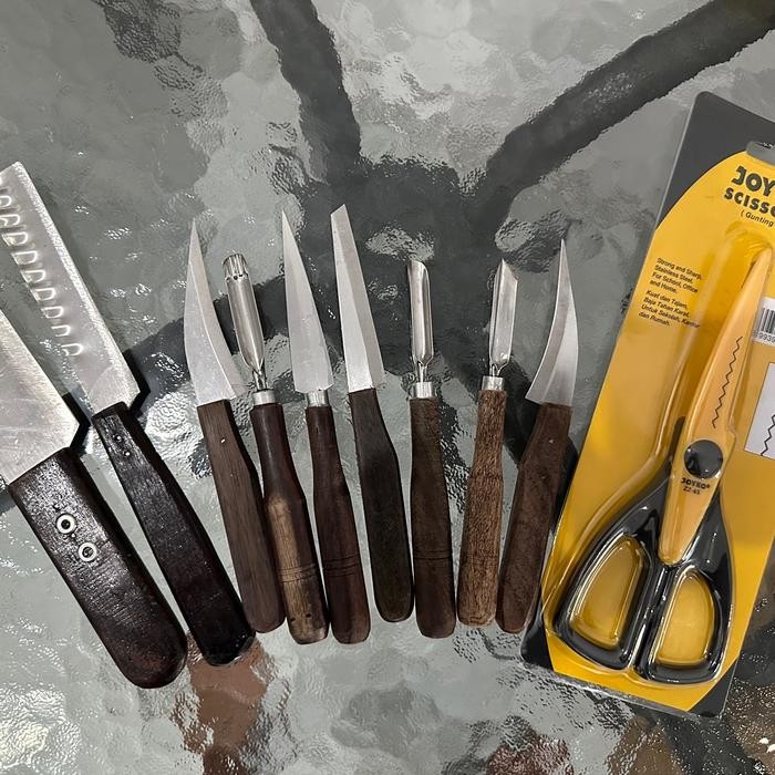 

Pisau garnish / Pisau ukir buah / Pisau carving isi 9 dan gunting