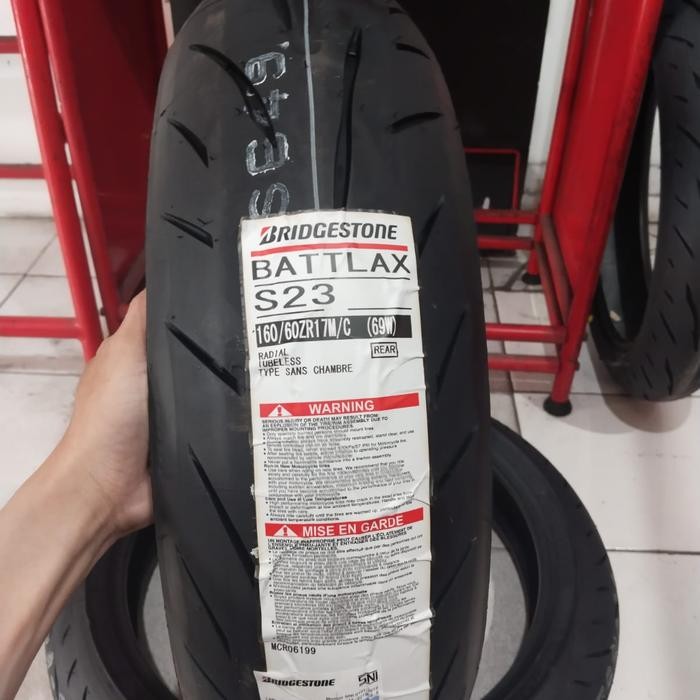 Ban Luar Bridgestone Battlax S22 Ukuran 160/60-17 Battlax Tubeless