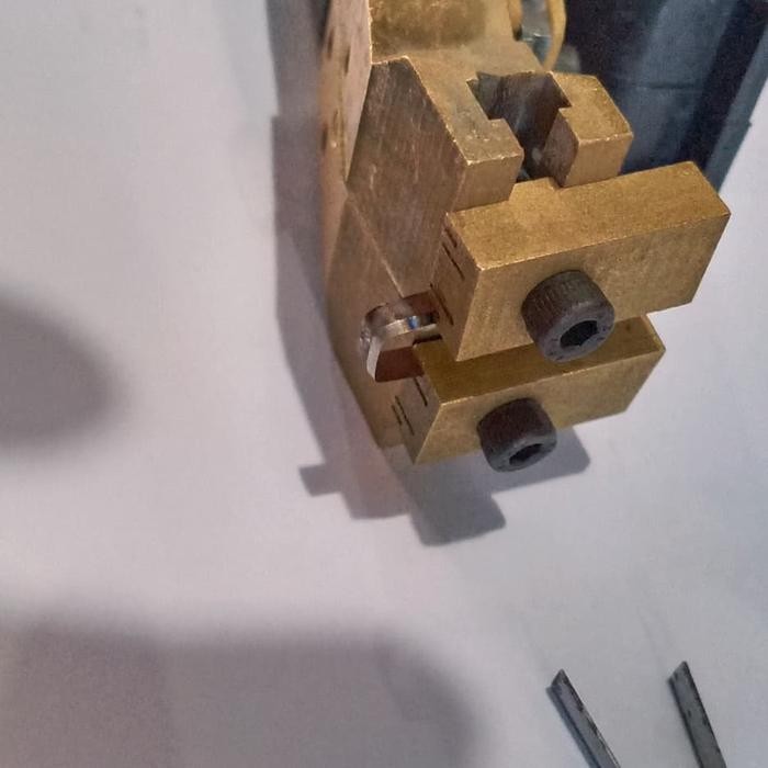 ALAT BATIK ALAT UKIR BAN TYRE TIRE MOBIL MOTOR PAKAI TRAFO LISTRIK