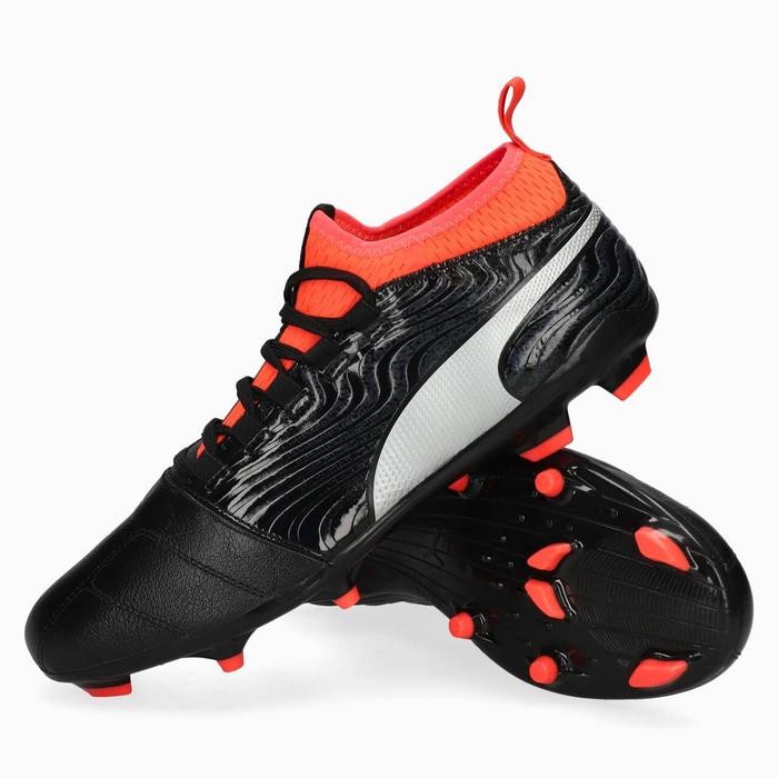 sepatu bola anak puma one 18.3 fg jr hitam orange