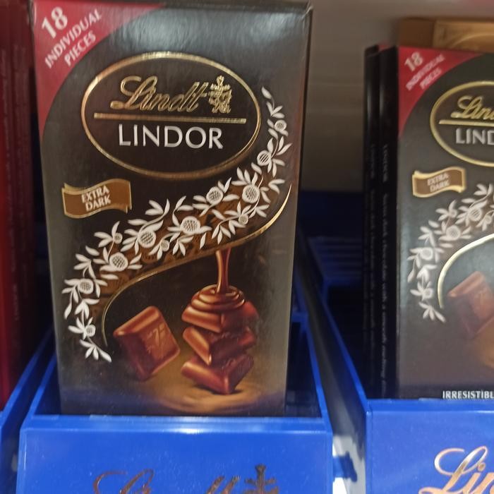 

Neww lindt lindor extra dark chocolate 100gr Terlaris