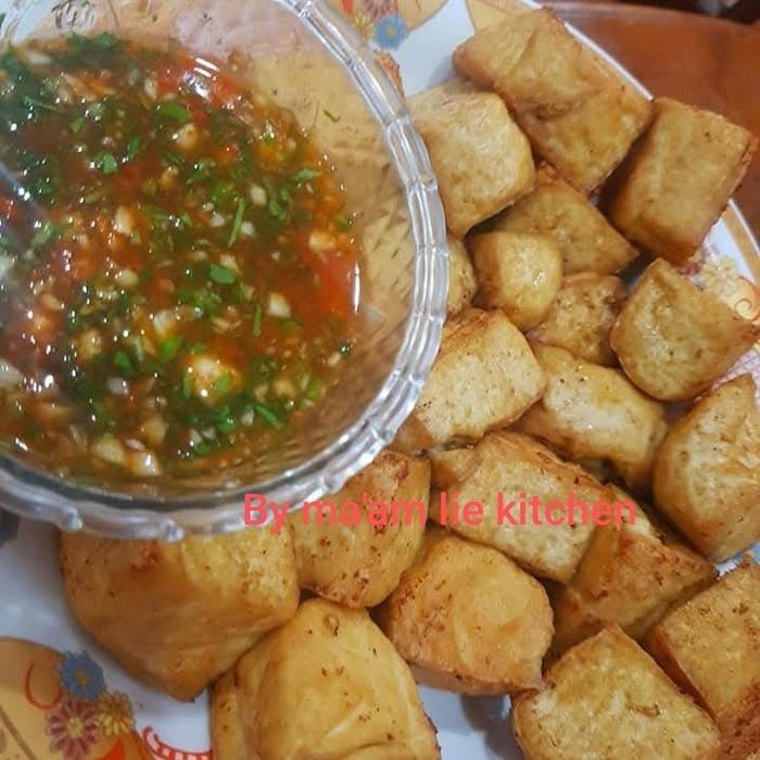 

Tahu Goreng Dengan Cocolan Sambel Bawang Putih