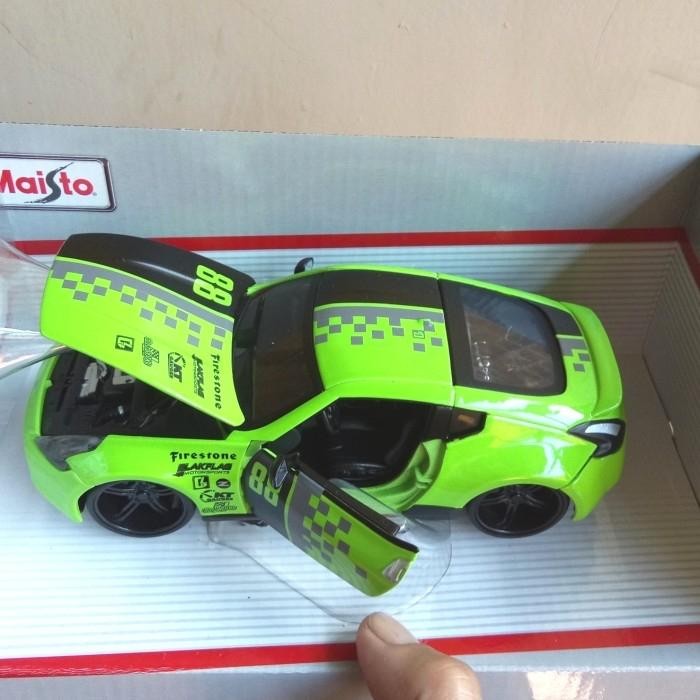 Diecast Maisto 1:24 Nissan 370Z Hijau