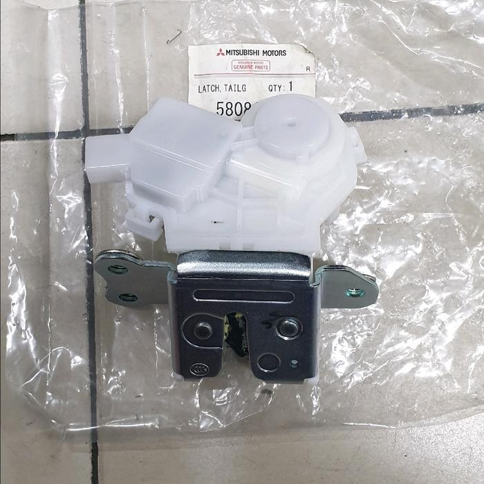 Door Lock Bagasi Asli Mitsubishi All New Pajero Sport New Pajero