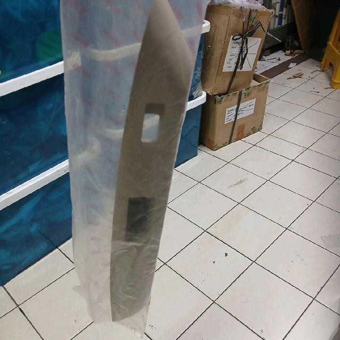 arm rest door trim dpn kanan original daihatsu luxio