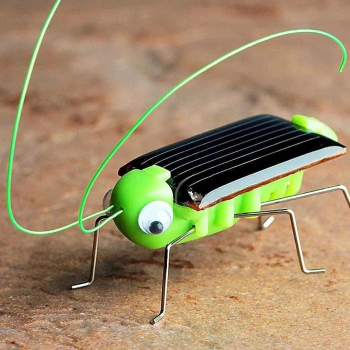 Solar Grasshopper Insect Solar Powered Bug Robot Moving Toy Solar