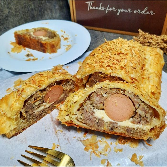 

Picnic Roll / Beef Pastry / Puff Pastry / Roti Daging Sapi Terbaru