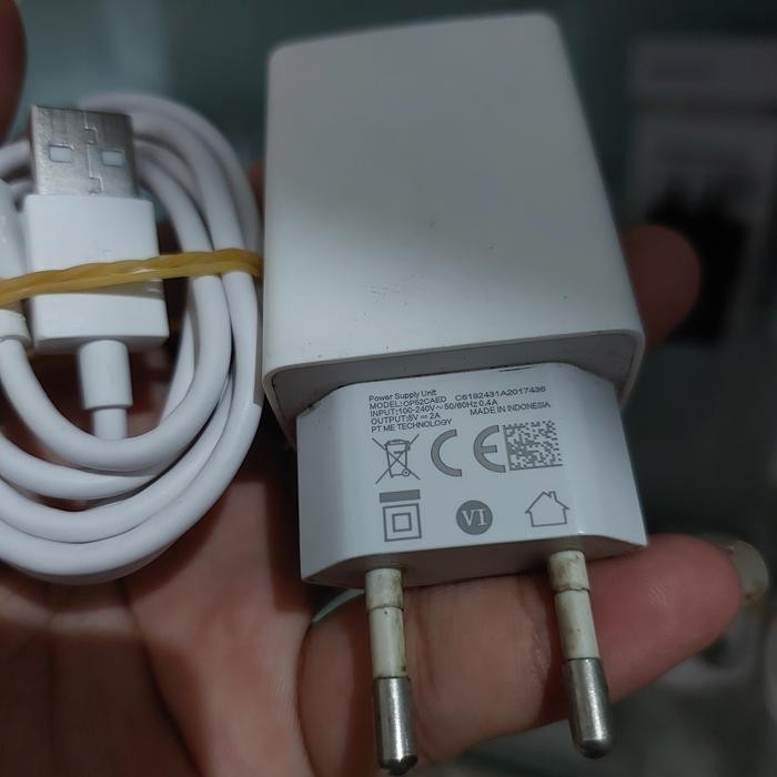 Charger Realme C21Y ,C2 bekas Copotan Ori bawaan hp