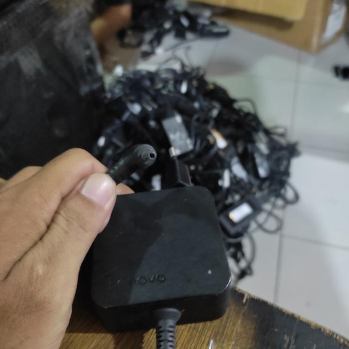 Charger Laptop Lenovo Ideapad Original Berkualitas