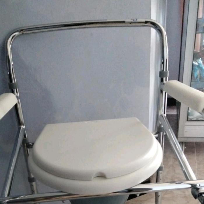 SELLA COMMODE CHAIR LIPAT RODA KURSI BAB / KURSI BUANG AIR BESAR RODA TIPE 696 SELLA