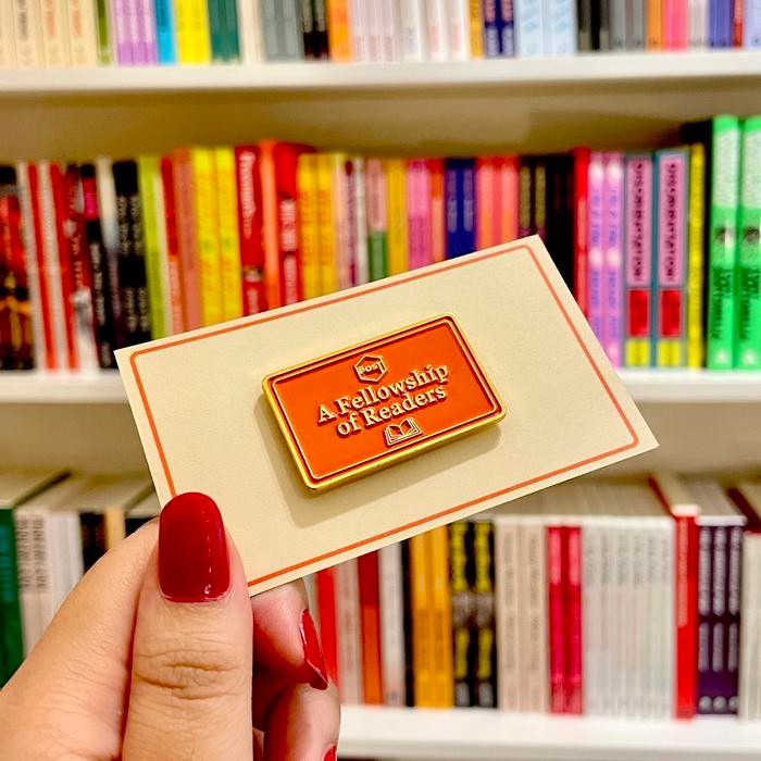 

Terlaris- A Fellowship Of Readers Enamel Pin