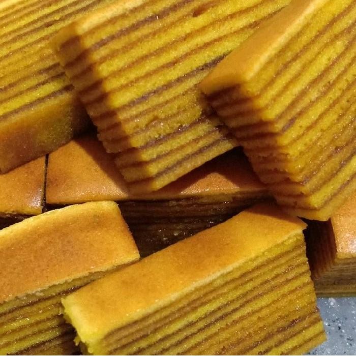 

lapis legit spesial basah ADIKA CAKE 16cm 16cm New