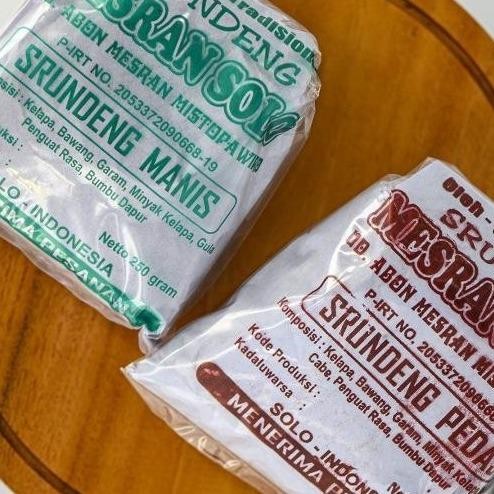 

Serundeng srundeng parutan kelapa goreng Abon MESRAN 250gr OLEH OLEH KHAS SOLO
