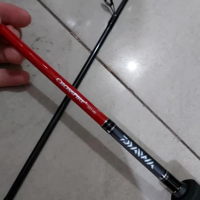 joran daiwa crossfire merah 602 180 cm joran spinning