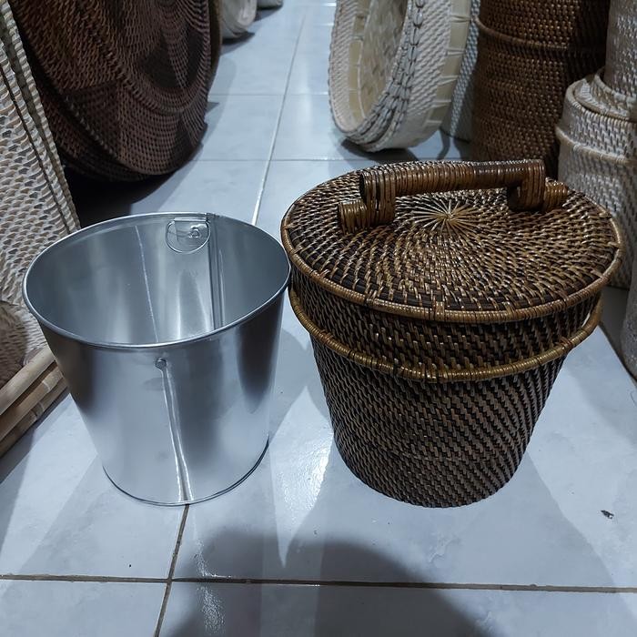 PREMIUM TEMPAT SAMPAH TUTUP+ALUMUNIUM/ANTIK BROWN/ROTAN ATE/ANYAMAN LOMBOK