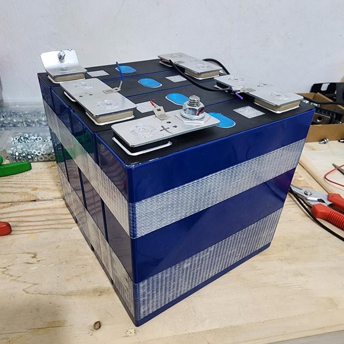 Battery Baterai Lifepo4 12V 150Ah cell 2024