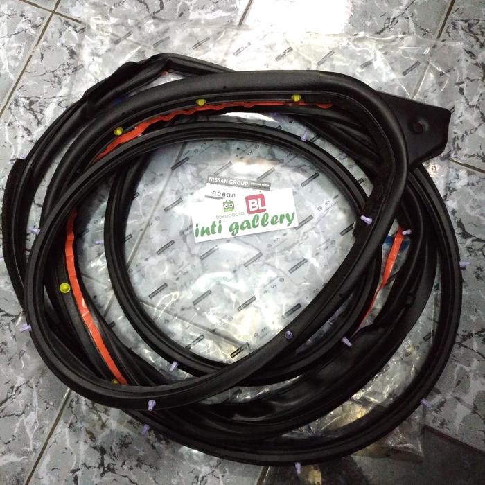 Karet Pintu Depan Nissan Grand Livina Original