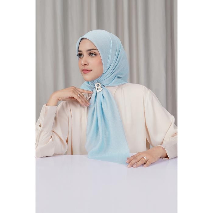 Buttonscarves Tapis Square