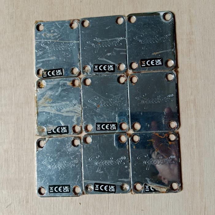 Plate Plat Neck Logo Squier