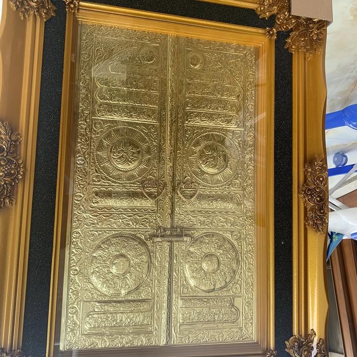 PREMIUM Kaligrafi Hiasan Dinding Pintu kabah Plat Kuningan