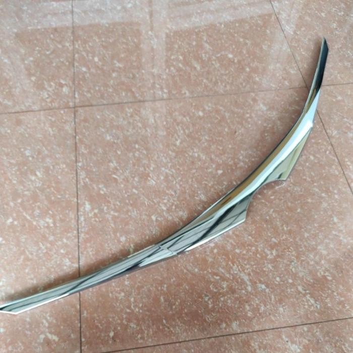 Lis Grill Grille Depan Bagian Atas Hodlist Toyota All New Avanza / Xenia 2012 2013 2014 2015 Chrome