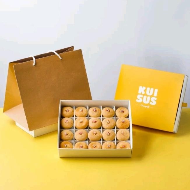 

Kado Hadiah Kue Basah Gift Pack Bolu Cup by Kui Sus