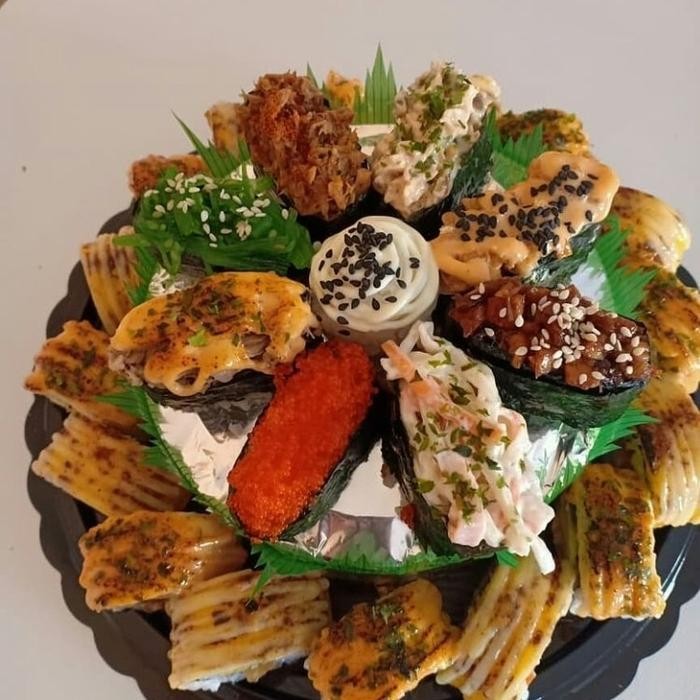 

Sushi Tower Birthday Cake / Paket Sushi Mix Gold Series
