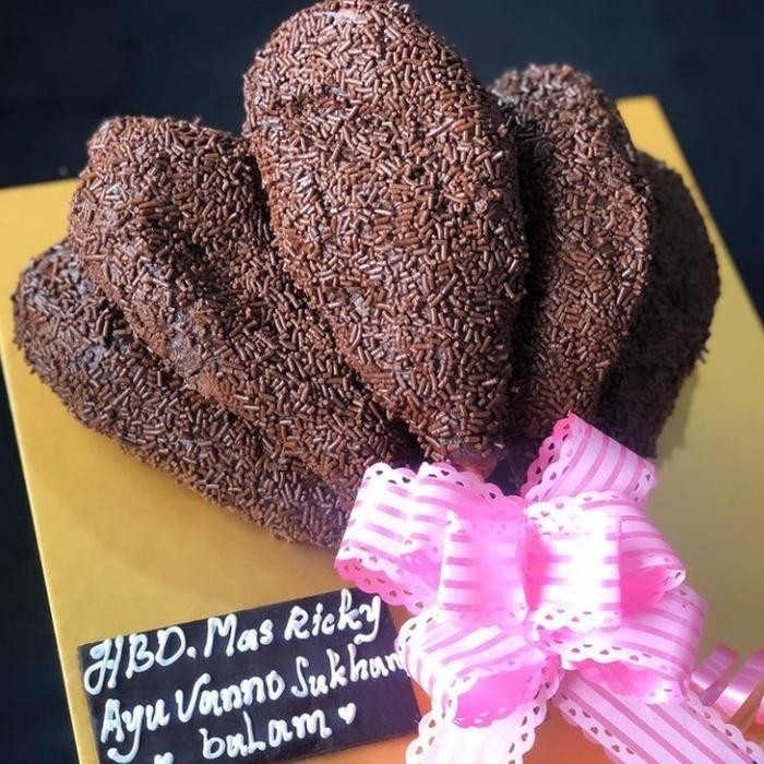 

Donut Paha Bucket / Kado Donat Paha Ayam / Birthday Donut Cake