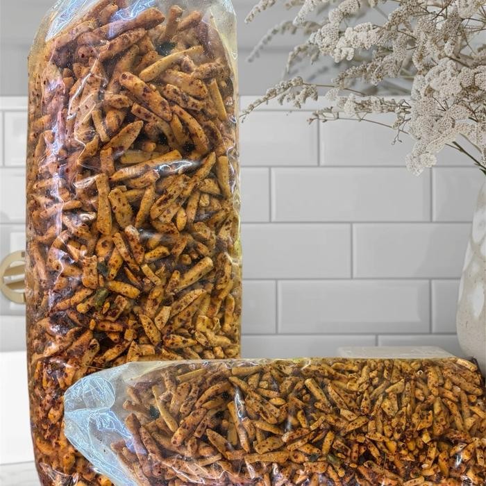 

Snackkings Basreng Stik Goreng pedas Dan Original Gurih kemasan Kiloan Cemilan Makanan Keripik