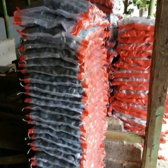 batu kerikil hitam / batu koral hitam taman *