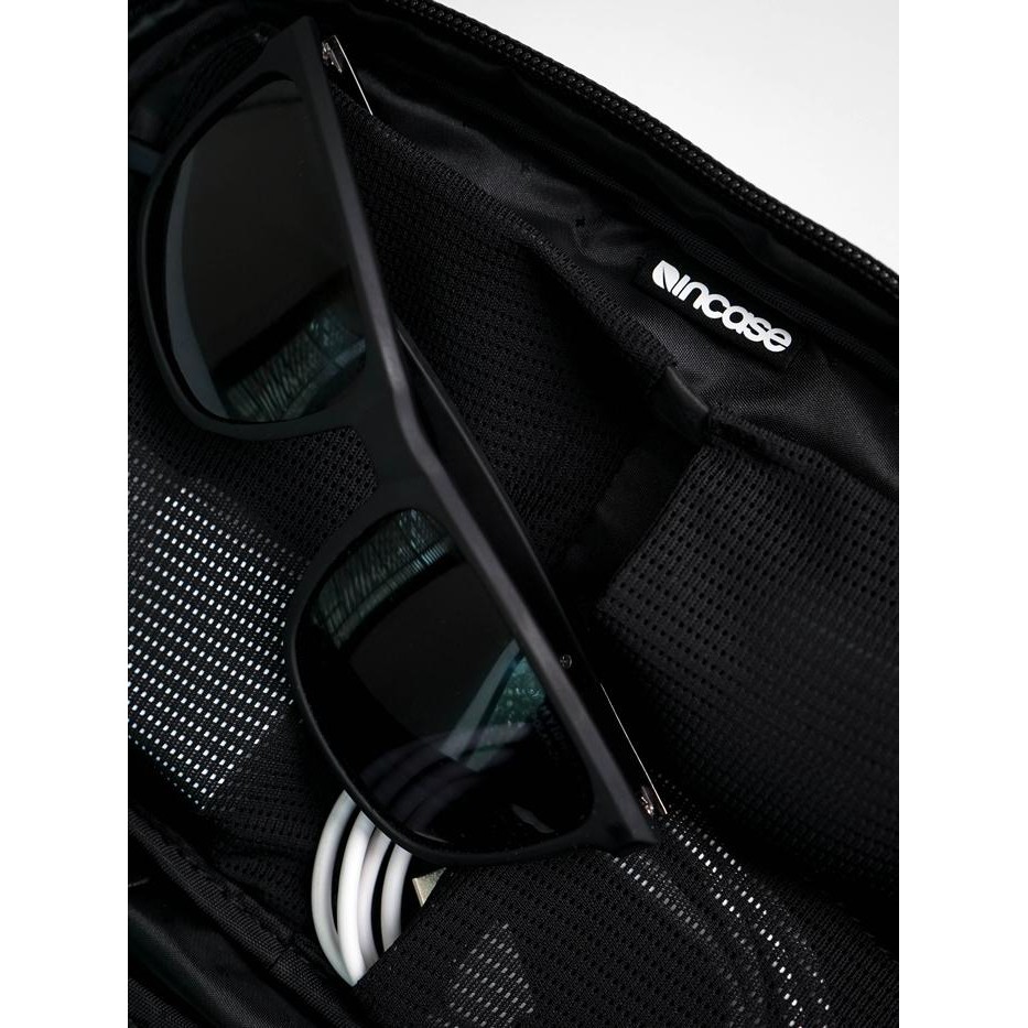 Incase Nylon Accessory Organizer Pouch Bag (Intr400402) Pouch Bag Pria Tas Tangan Pria Tas Mini