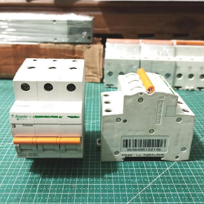 MCB SCHNEIDER DOMAE C20 3P 3Phase 20 Ampere