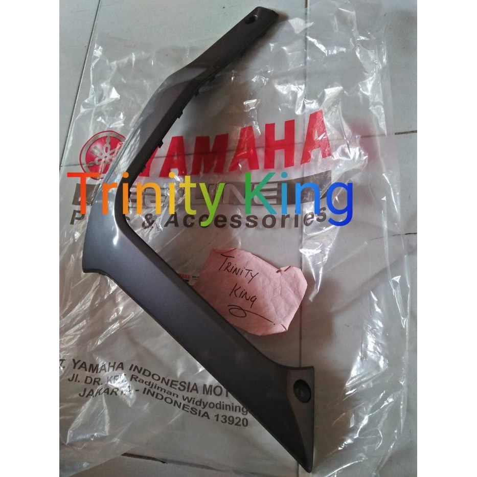Mole Side Cover Kanan Yamaha Xride 125 Original -Grey