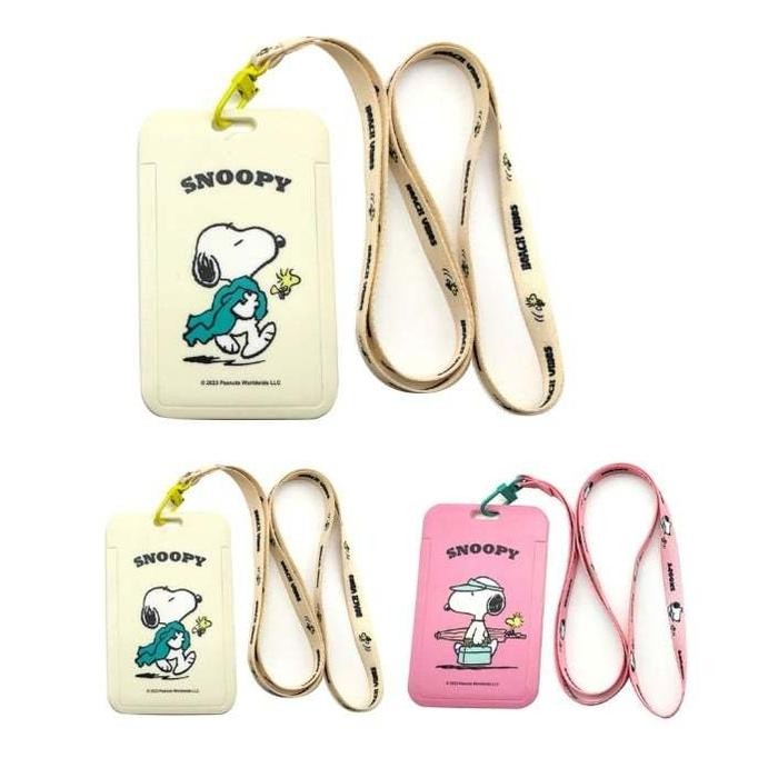 

READY Miniso Tempat Kartu dengan Tali - Snoopy Summer Travel Collection NEW